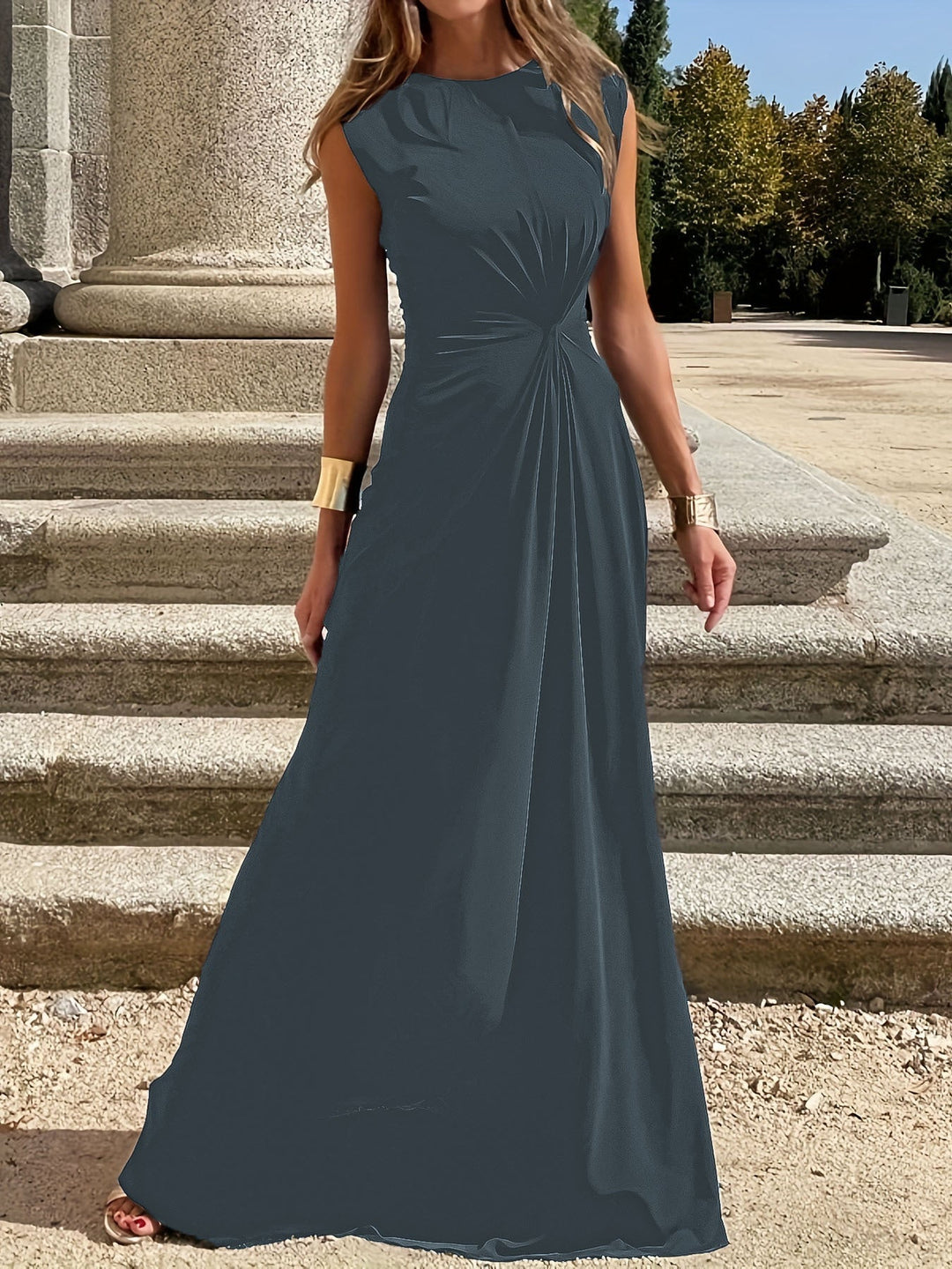 Elegant Evening Dress with Stylish Pleats in Grey