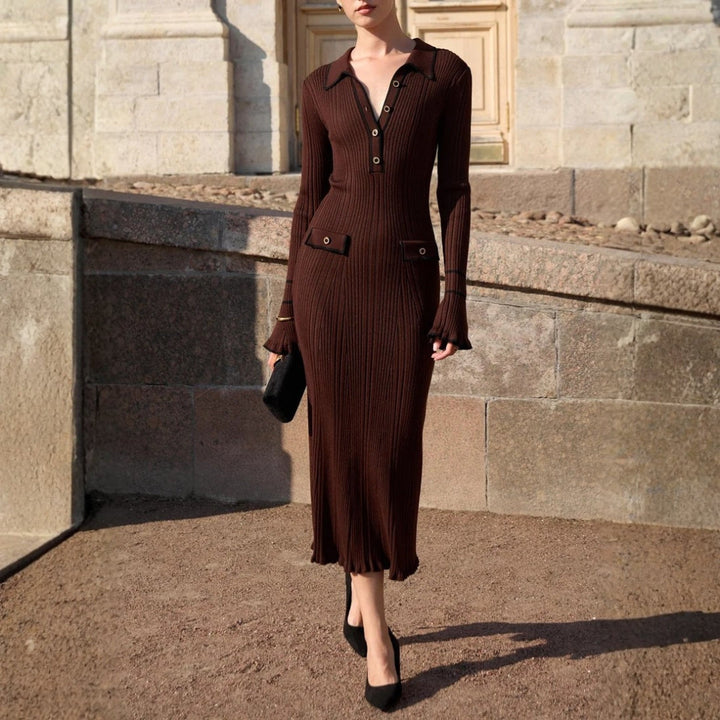 Ethel Ribbed Knit Dress with Polo Collar and Buttons Foto 4