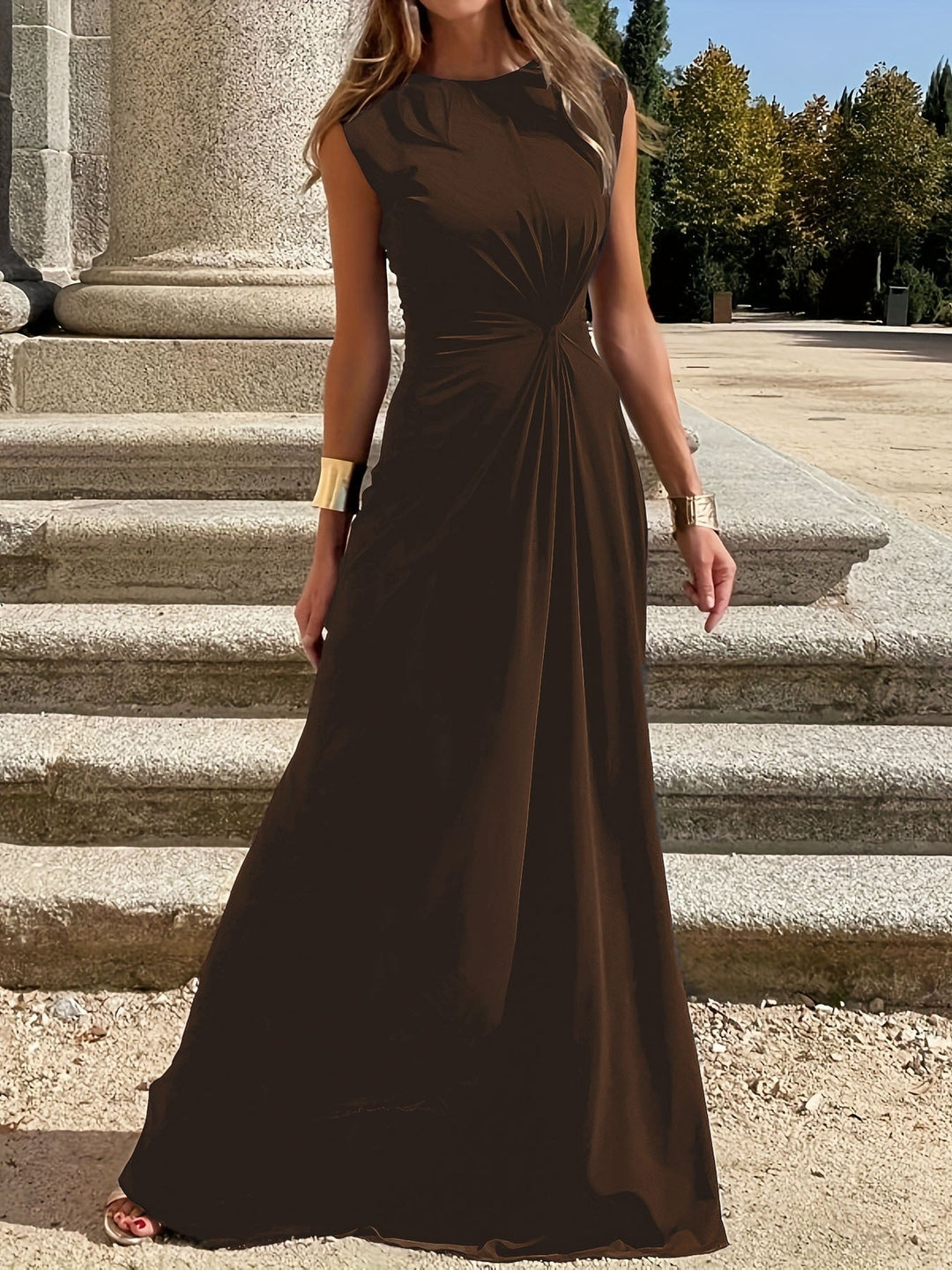 Katie High-Neck Evening Dress with Ruched Waist Foto 7