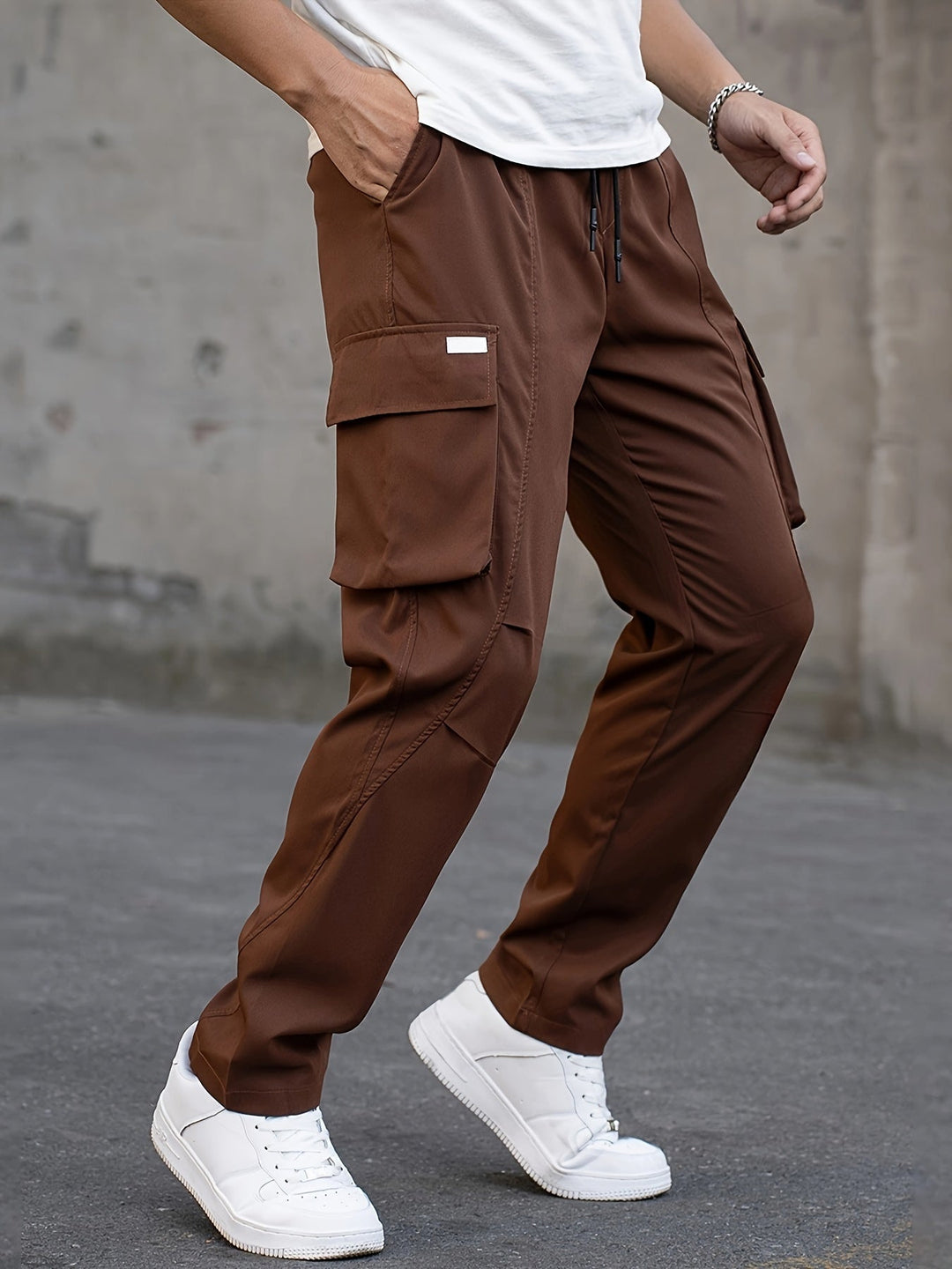 Men's Cargo Trousers for Casual Everyday Wear in Kaffee