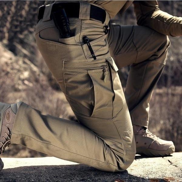 Men's Cargo Trousers for Work and Adventure (2)