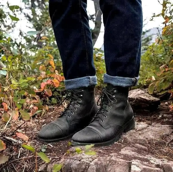 Men's Classic Leather Boots for Autumn Outfits in Black