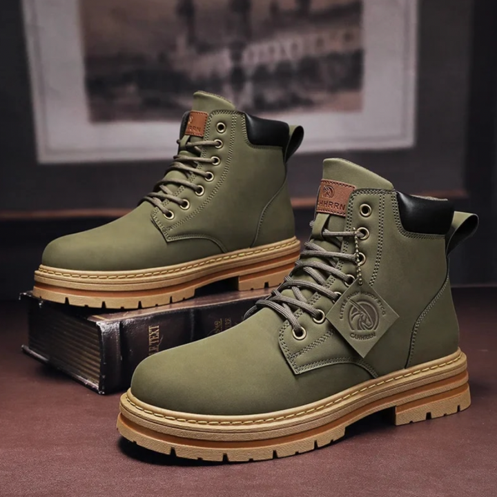 Men's Hiking Boots for Autumn Adventures in Green