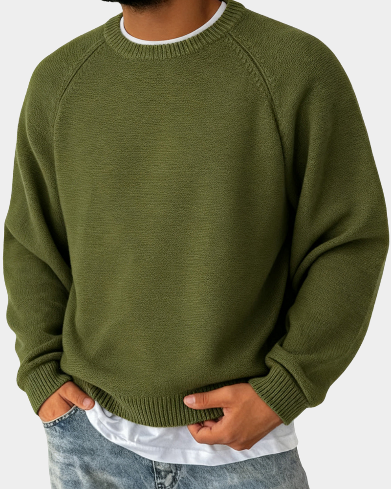 Men's Pullover in Soft Knit for Layering in Armeegrün
