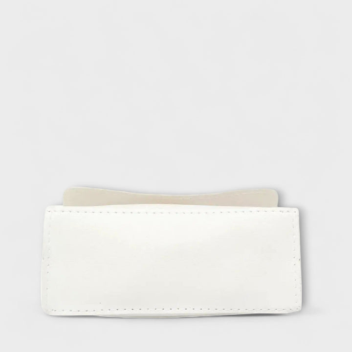 Refined Leather Tote Bag for Everyday Wear (2)