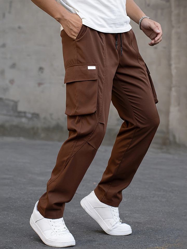 Structured Men's Cargo Trousers with Utility Pockets in Kaffee