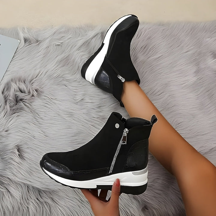 Women's Black Boots Leather Everyday in Black