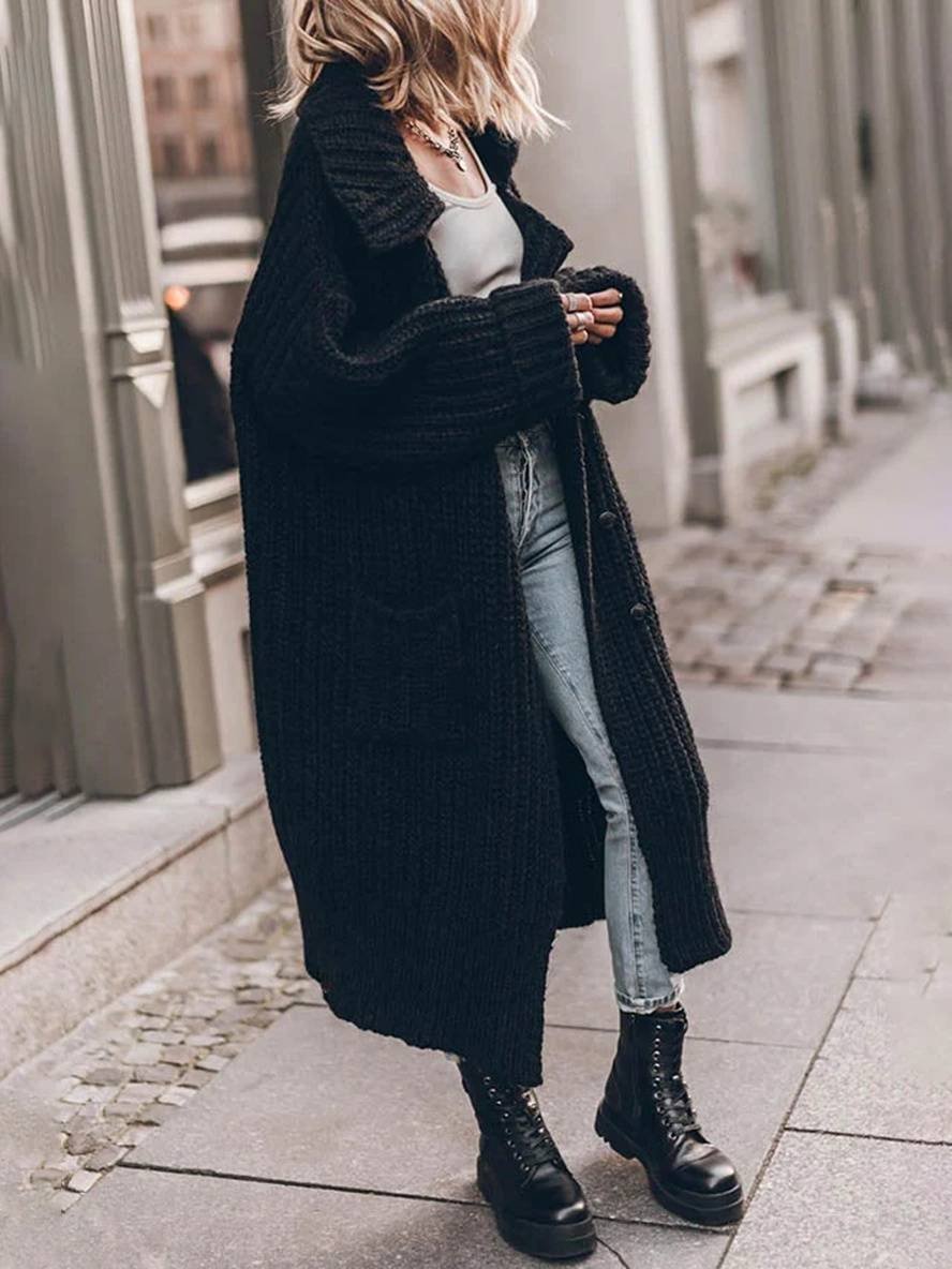 Women's Black Cardigan in Oversized Ribbed Knit in Black