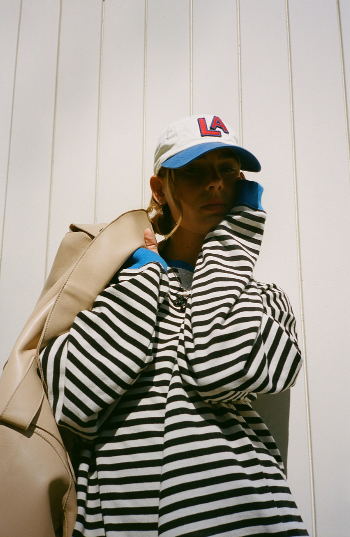 Women's Bold Striped Oversized Pullover in Blau & Schwarz