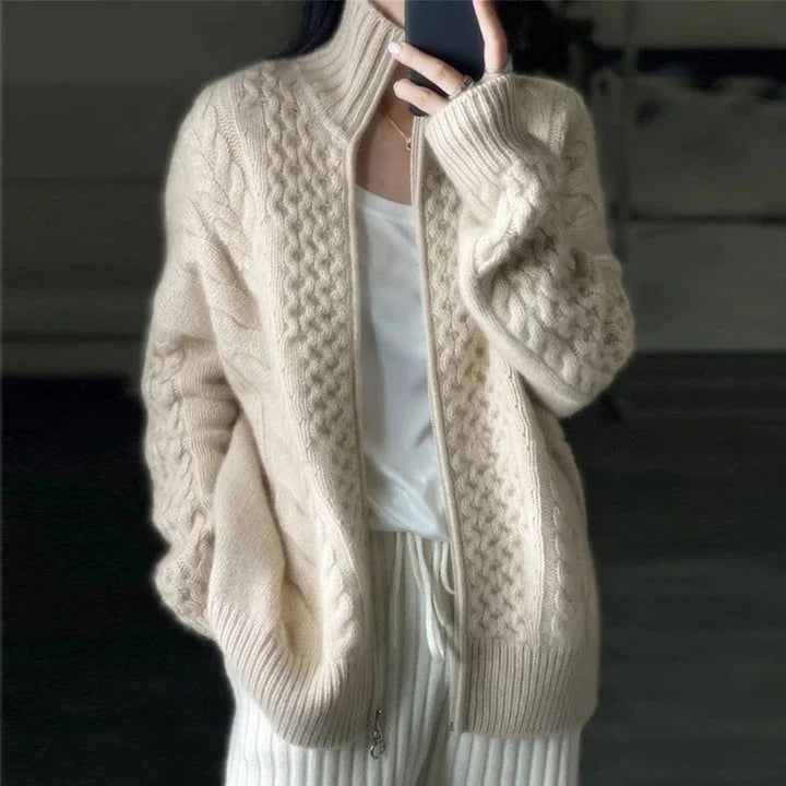 Women's Cashmere Cardigan for Autumn Layering in Aprikose