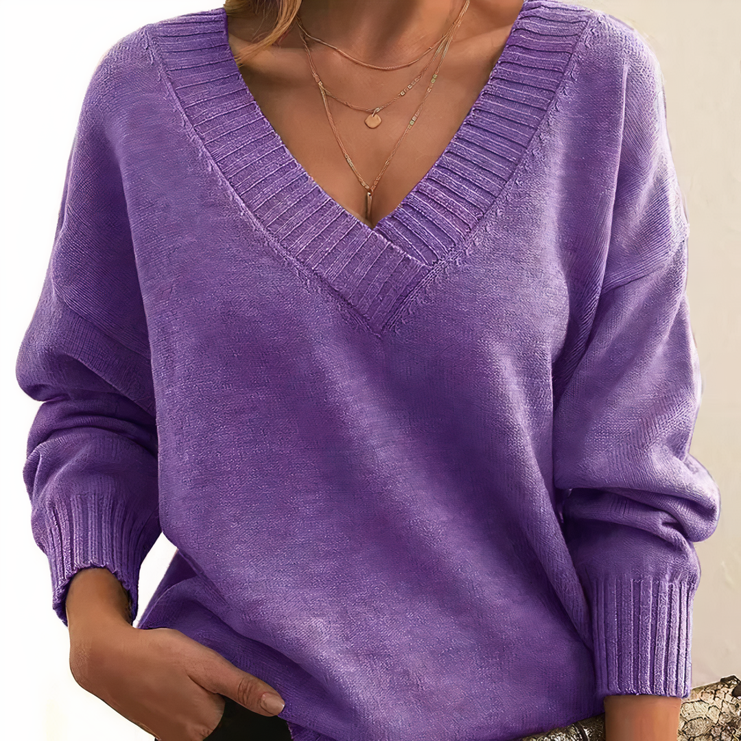 Women's Cashmere Sweater with Elegant V-Neckline in Purple