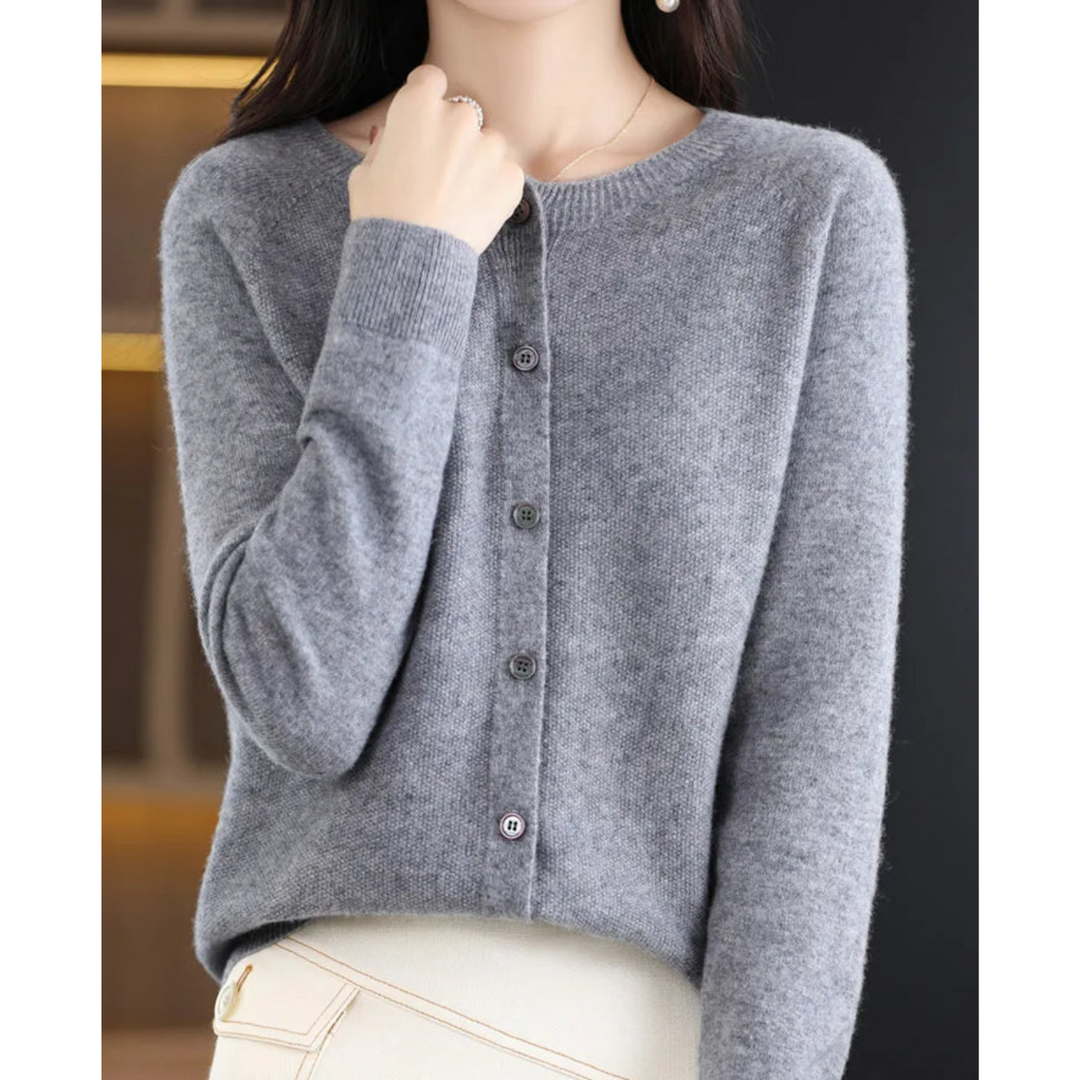 Women's Cozy Crew Neck Pullover for Autumn in Grey