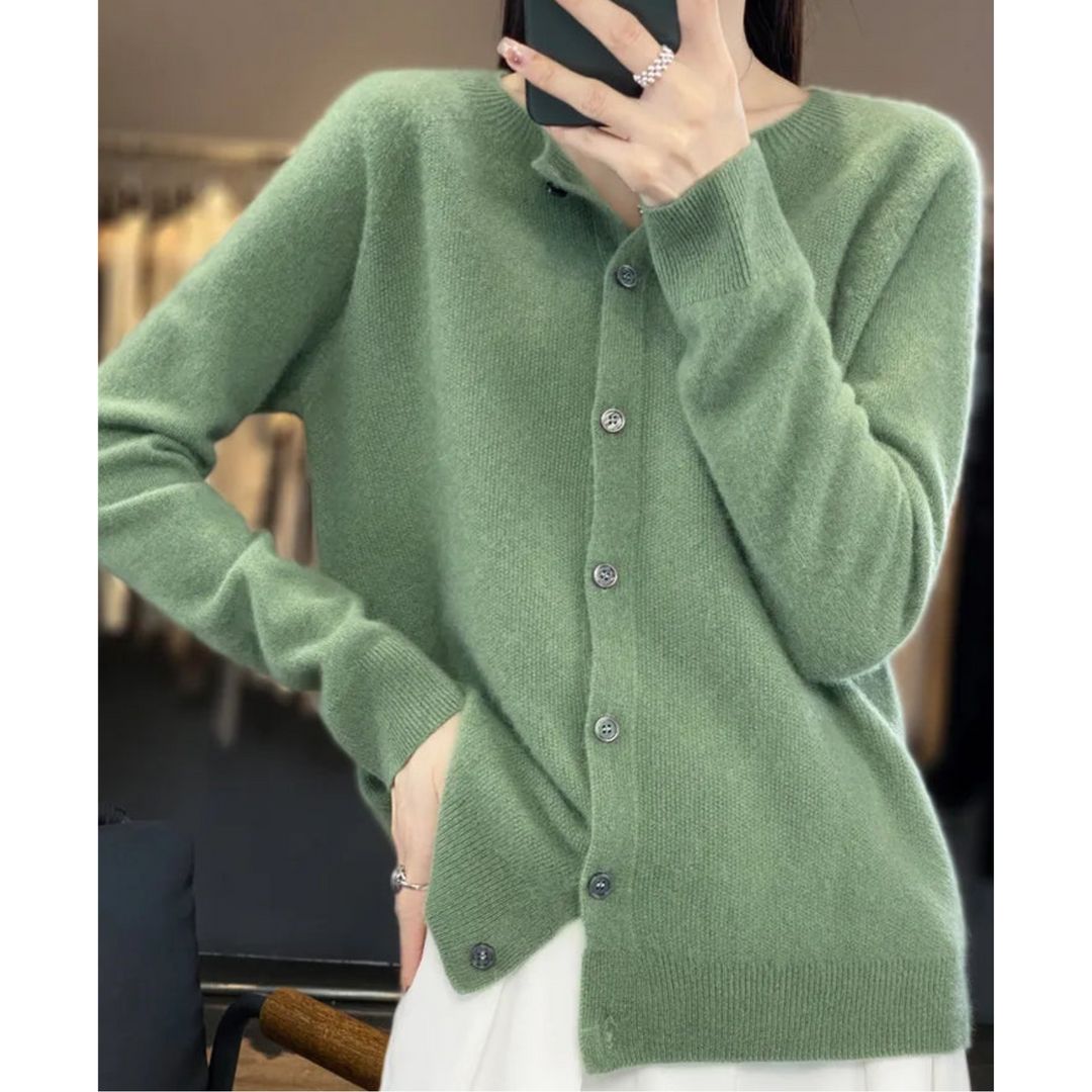 Women's Cozy Crew Neck Pullover for Autumn in Light Green