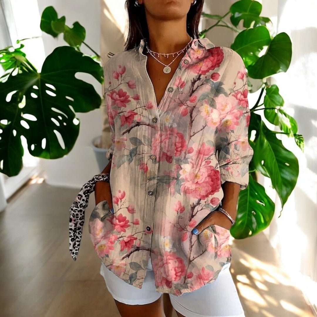 Women's Elegant Blouse in Vintage Floral in Blume