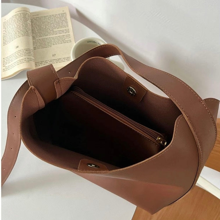 Women's Elegant Buckle Handbag for Everyday Wear (10)