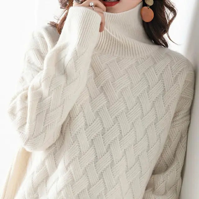 Women's Elegant Cashmere Turtleneck for Autumn in Beige