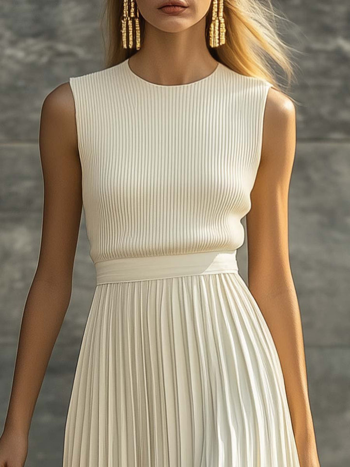 Women's Elegant Dress in Pleated Chiffon Maxi (3)