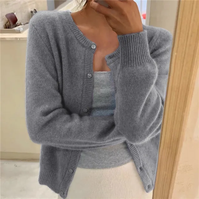 Women's Elegant Knit Cardigan for Casual Days in Grey