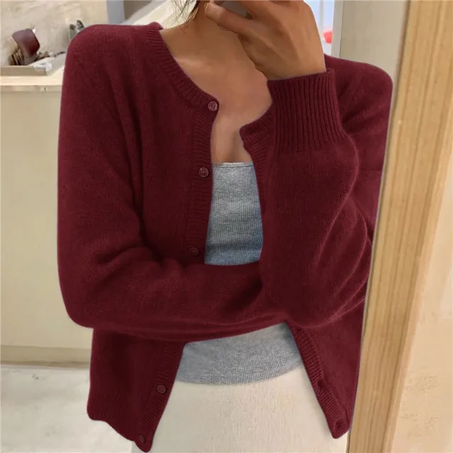 Women's Elegant Knit Cardigan for Casual Days in Wine
