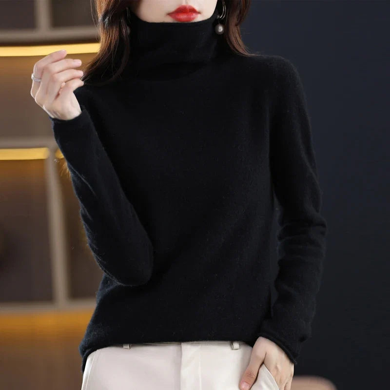 Women's Fine Merino Wool Turtleneck Pullover in Black