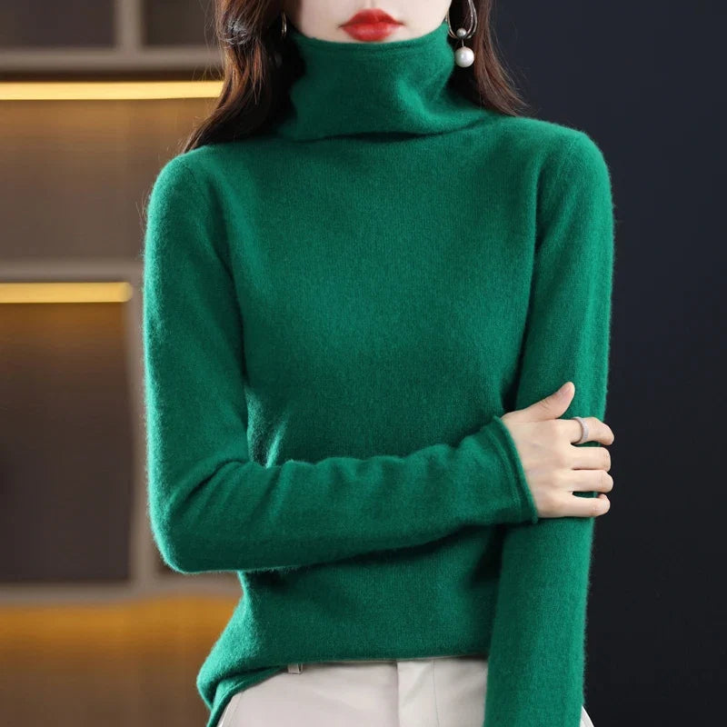 Women's Fine Merino Wool Turtleneck Pullover in Green