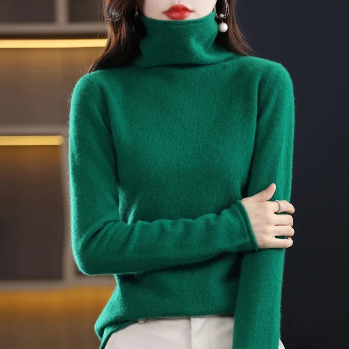Women's Fine Merino Wool Turtleneck Pullover in Green