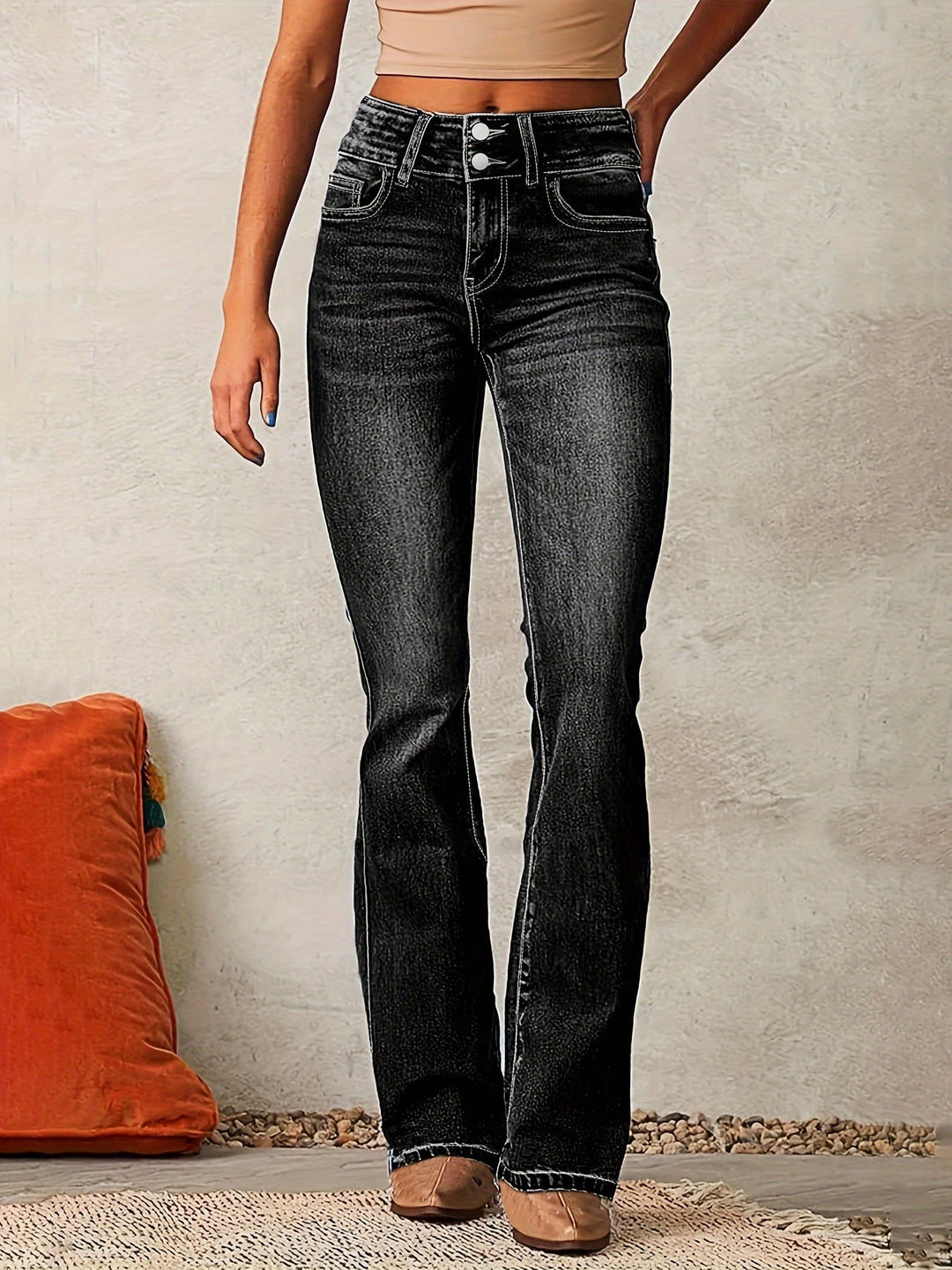 Women's Flattering Classic High-Waist Wide-Leg Jeans in Black