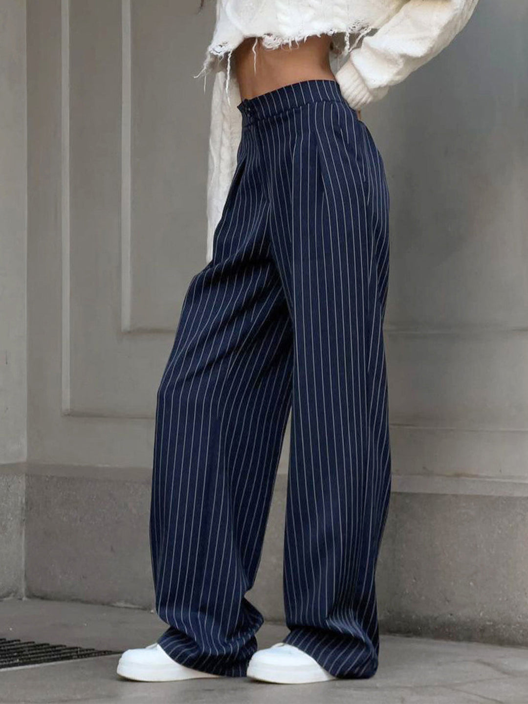 Women's High-Waisted Wide Leg Pants in Pinstripe (3)