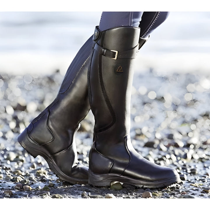 Women's Leather Boots for All-Weather Wear in Black