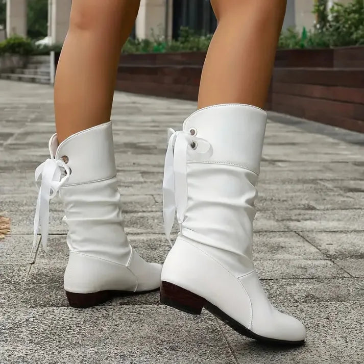 Women's Leather Lace-Up Boots for Autumn Outfits (10)