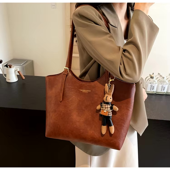 Women's Leather Tote Bag for Organized Everyday Carry (9)