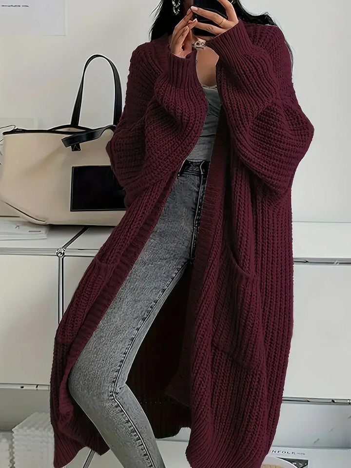 Women's Oversized Cardigan for Autumn Layering in Karmesinrot