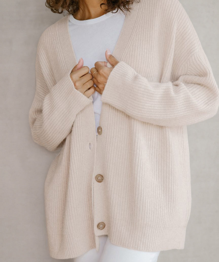 Women's Oversized Cardigan in Chunky Knit (13)