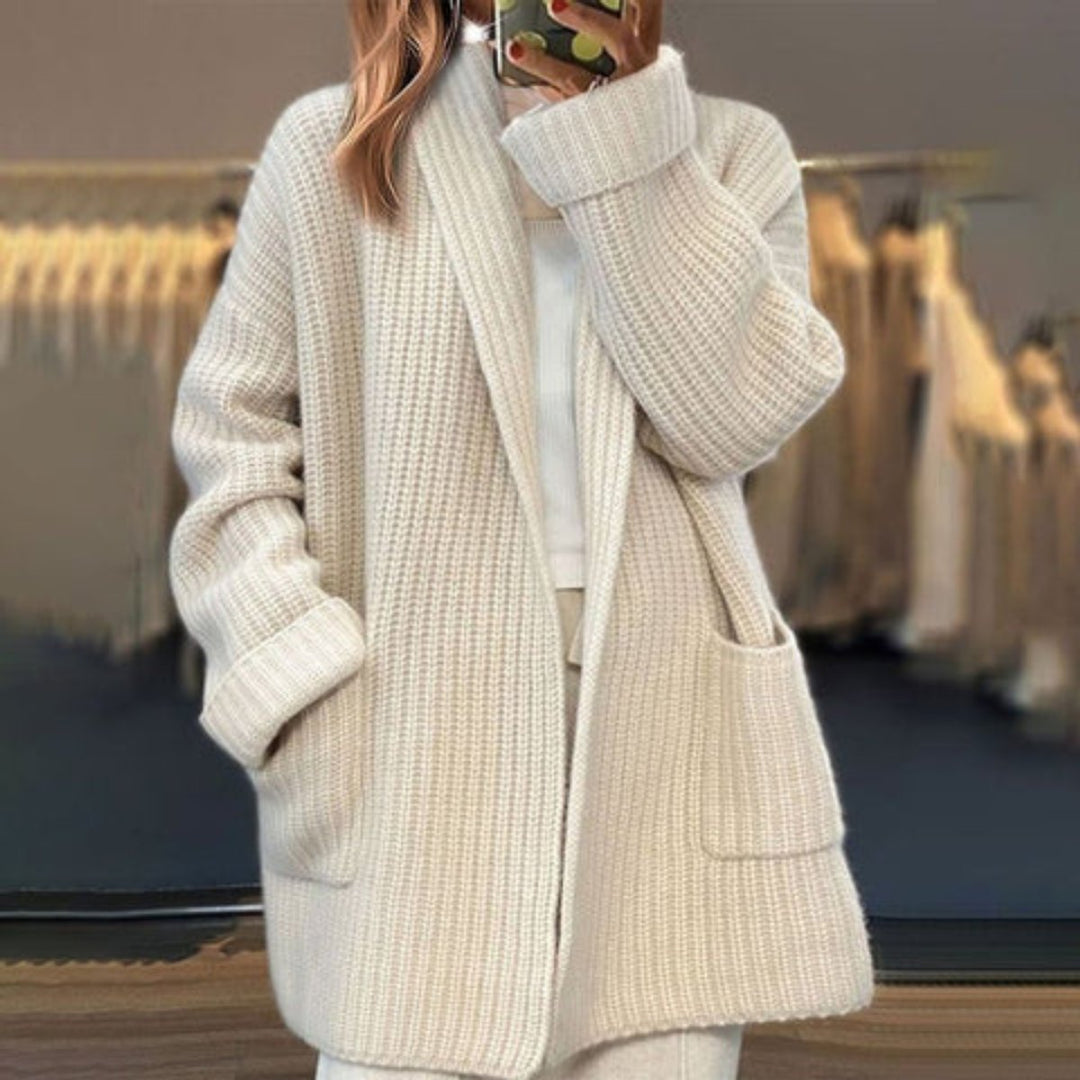Women's Oversized Knit Cardigan for Autumn Layering in Lvory