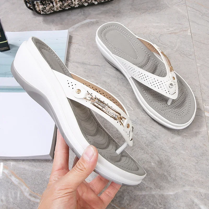 Women's Padded Sandals for Everyday Comfort
