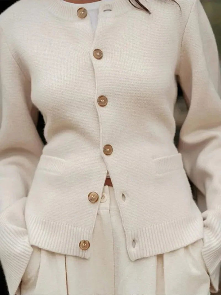 Women's Relaxed Knit Cardigan for Autumn Layering (3)