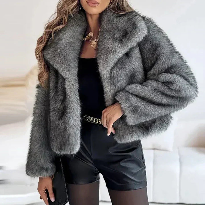 Women's Short Faux Fur Coat for Autumn