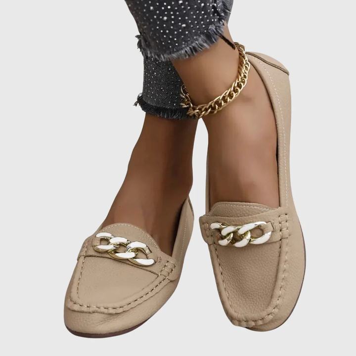 Women's Slip-On Loafer with Chain Detail (6)