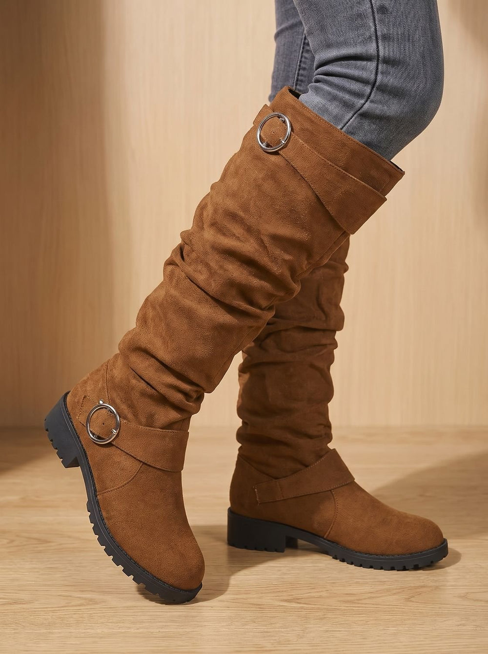 Women's Slouchy Suede Knee-High Block Heel Boots in Lichtbruin