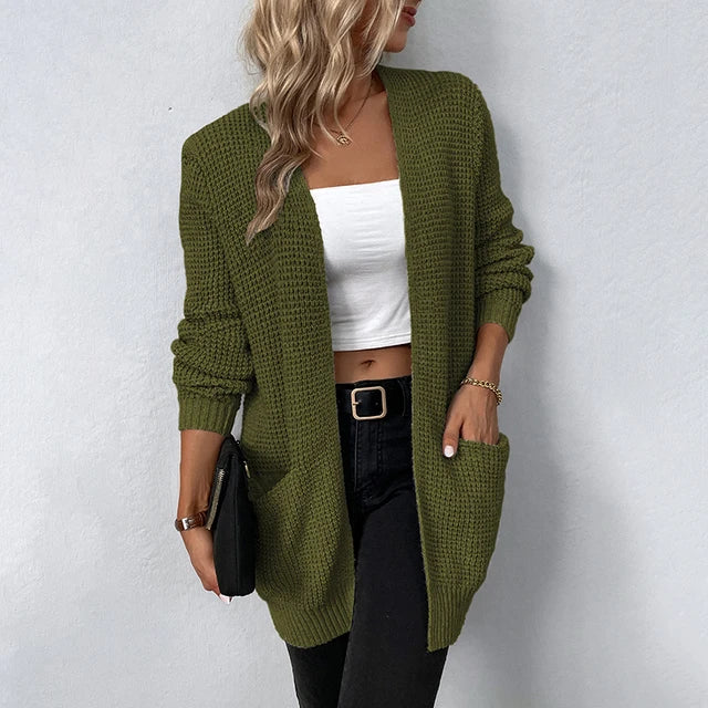 Women's Soft Knit Cardigan for Everyday Wear in Armee grün