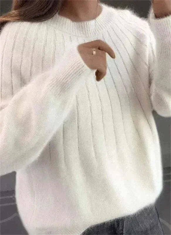 Women's Sophisticated Cashmere Sweater for Autumn Days in White