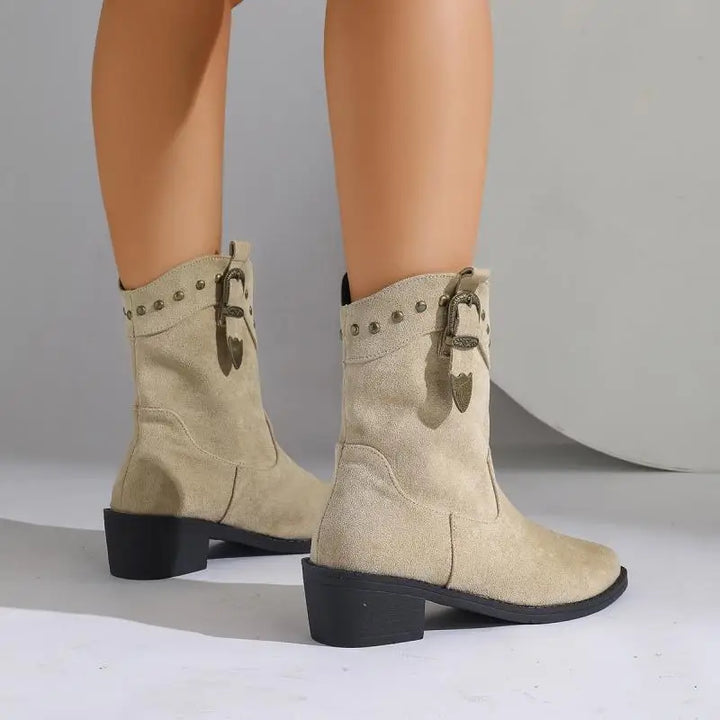 Women's Suede Rider Boots for Autumn Outfits (4)