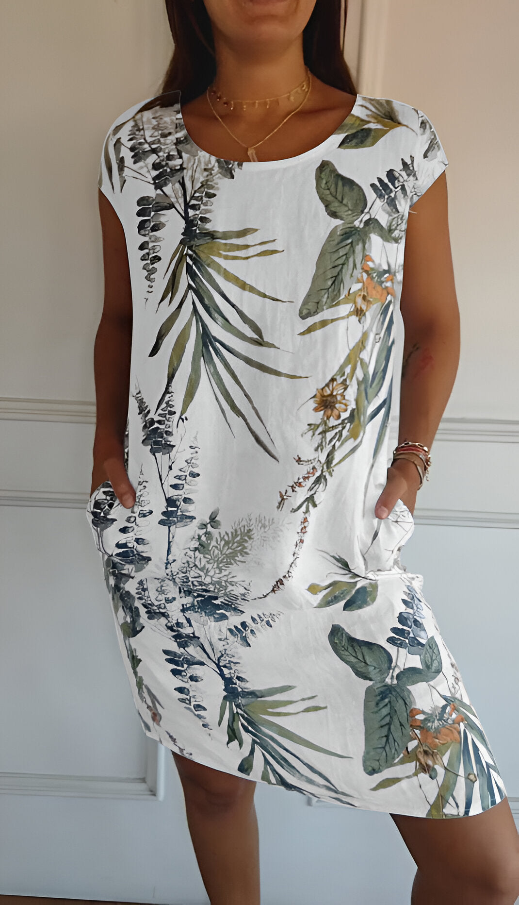 Women's Timeless Summer Dress in Weiß und Grün