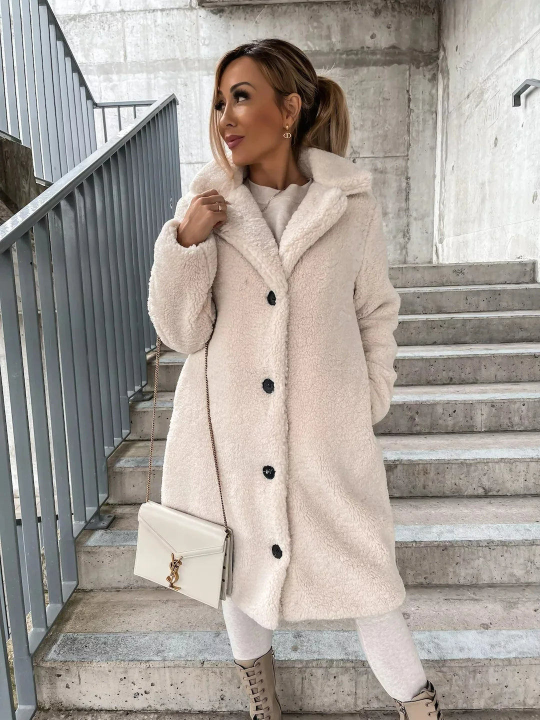 Women's Trenchcoat in Soft Polyester for Fall (3)