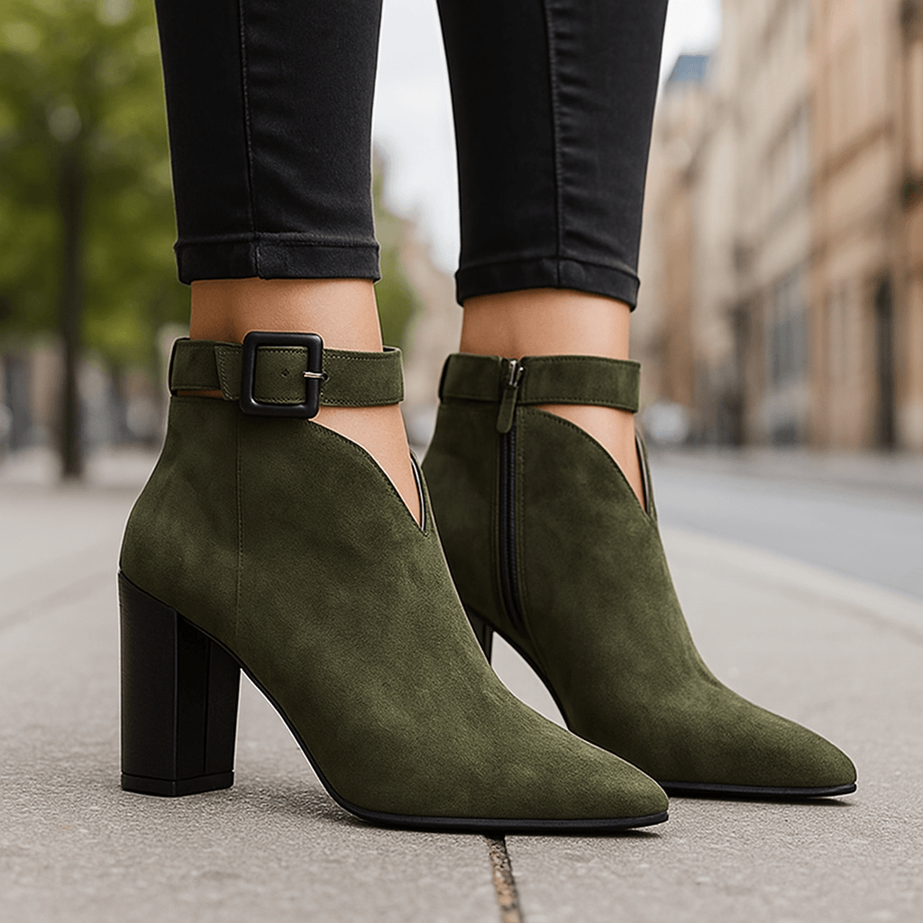 Women's V-Cut Ankle Boots for Autumn Outfits (2)