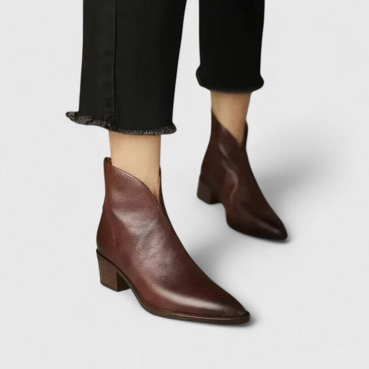 Women's Versatile Boots for Autumn Outfits in Dark Brown