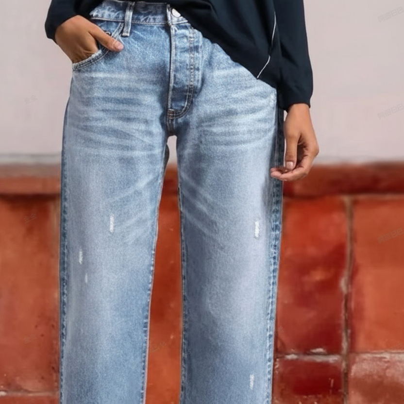 Women's Vintage Straight-Leg Cropped Jeans in Light Blue