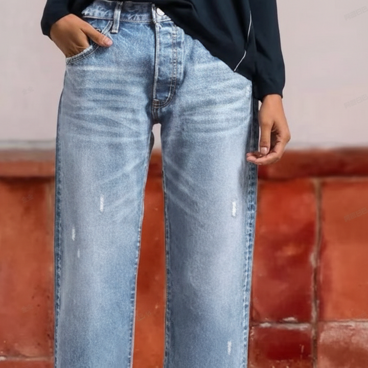 Women's Vintage Straight-Leg Cropped Jeans in Light Blue